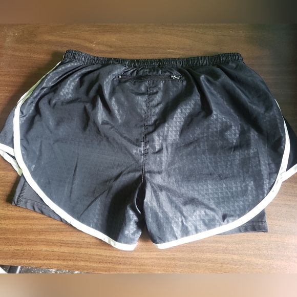 Umbro Women's US Large Shorts | Black and White - Picture 2 of 3